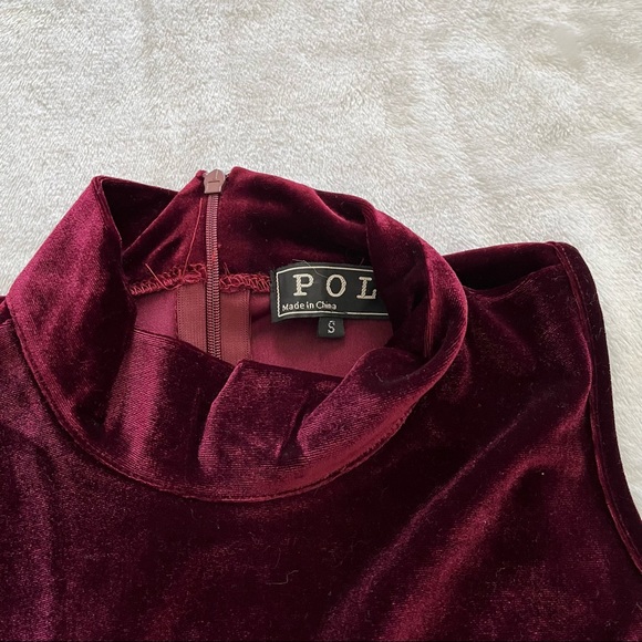 POL | Velvet Mock Neck Tank Top - Picture 3 of 4